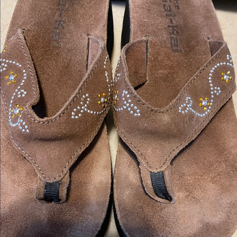 The Kai-Kai Thong Wedge Sandals Brown Suede Missing Few Metal Studs Women 7 USED - Picture 2 of 11